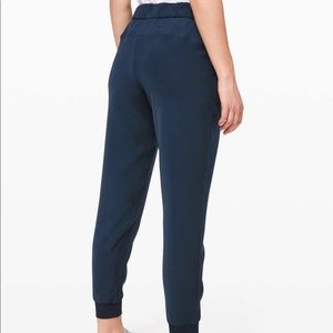 NWT Lululemon On The Fly Joggers